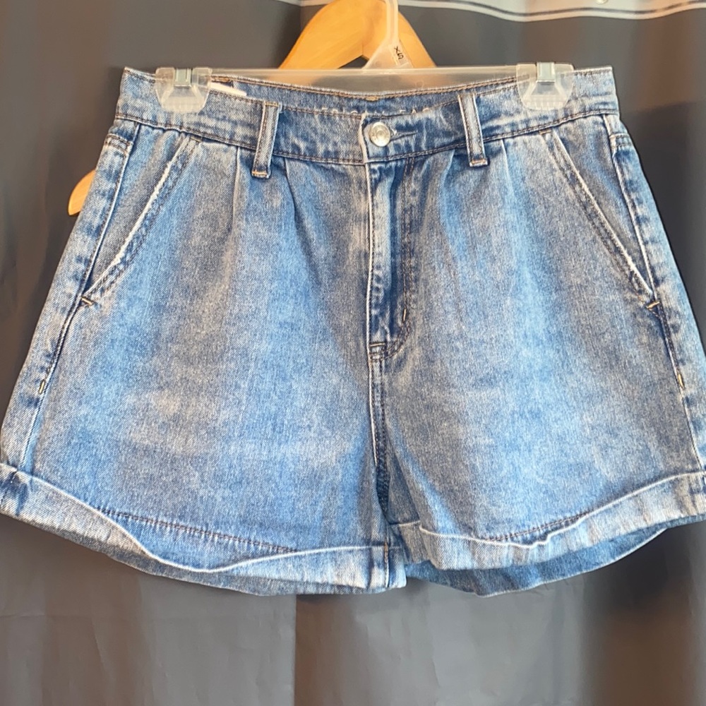 American Eagle Mom Short